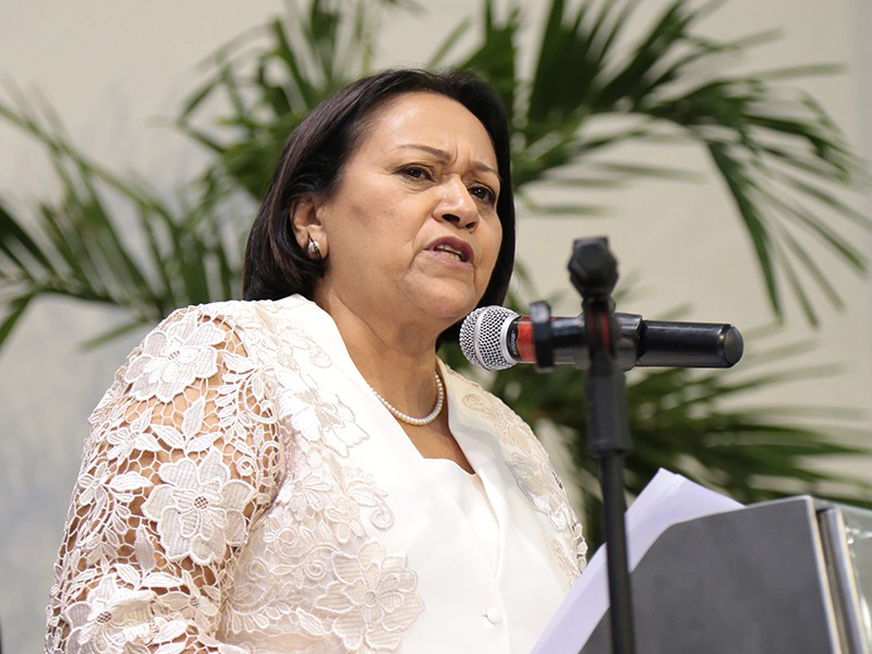 Desrespeitando a Lei, governo Fátima Bezerra deve concluir 13º salário de 2022 apenas em 2023